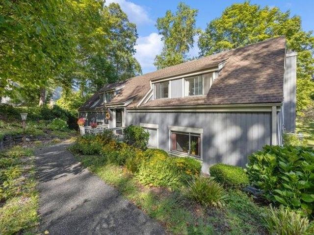 Condo for sale in Southbury, Connecticut