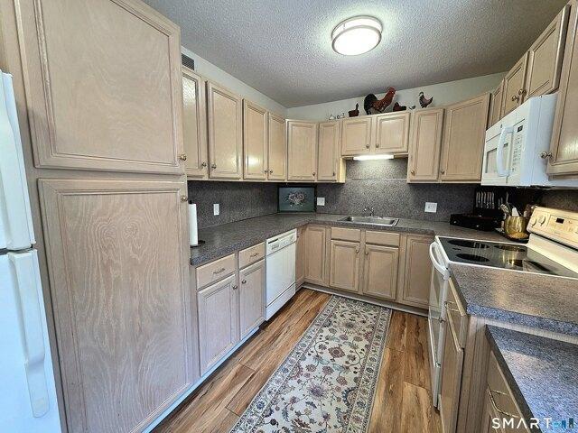 Condo for sale in Southbury, Connecticut