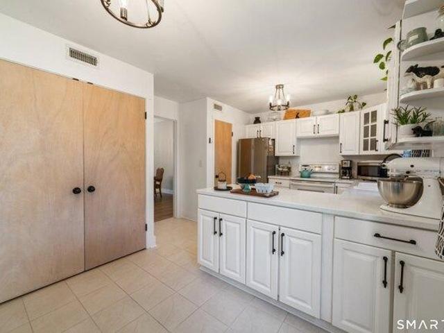 Condo for sale in Southbury, Connecticut