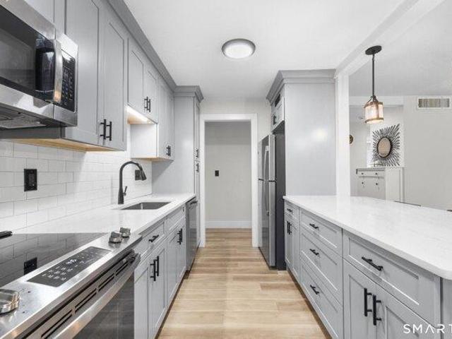 Condo for sale in Southbury, Connecticut