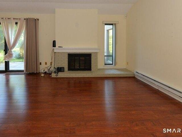 Condo for sale in Southbury, Connecticut