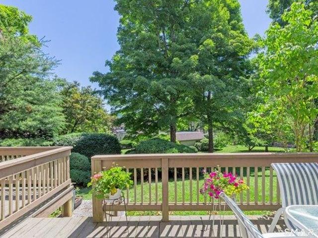 Condo for sale in Southbury, Connecticut