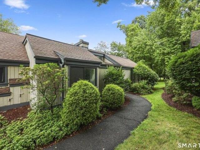 Condo for sale in Southbury, Connecticut