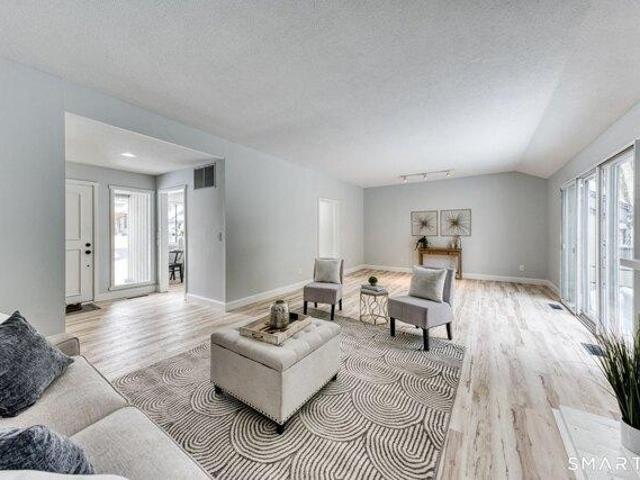 Condo for sale in Southbury, Connecticut