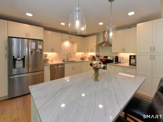 Condo for sale in South Britain, Southbury