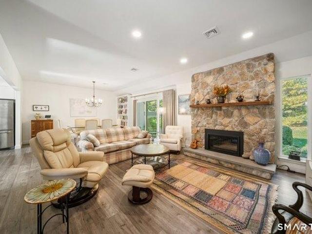Condo for sale in South Britain, Southbury