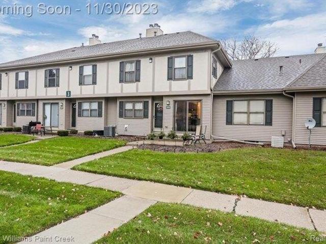 Condo for sale in Southfield, Michigan