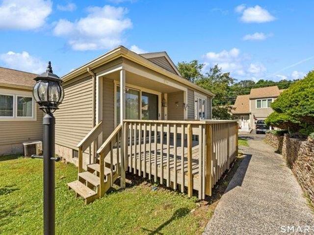 Condo for sale in Southington, Connecticut