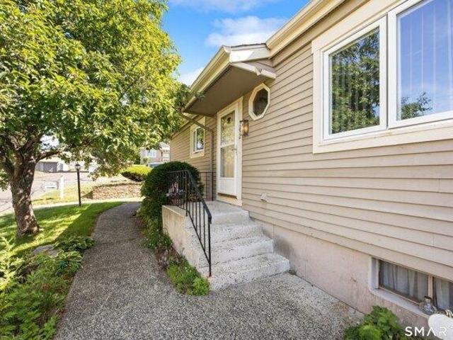 Condo for sale in Southington, Connecticut
