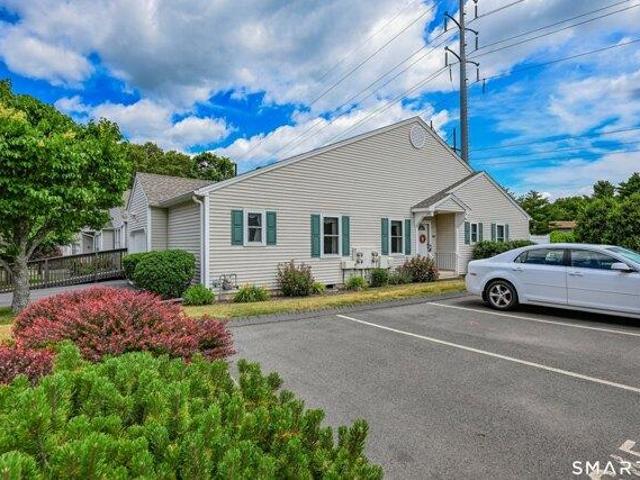 Condo for sale in Southington, Connecticut