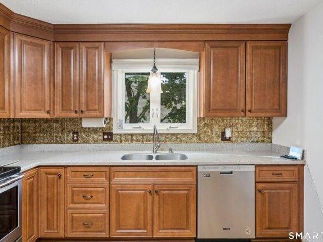 Condo for sale in Southington, Capitol Planning Region
