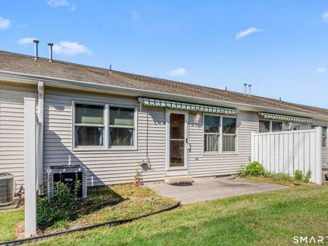 Condo for sale in Southington, Capitol Planning Region