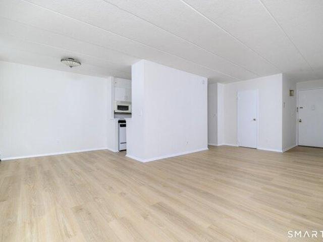 Condo for sale in Springdale, Stamford