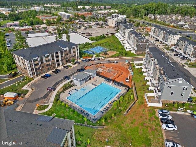 Condo for sale in Sterling