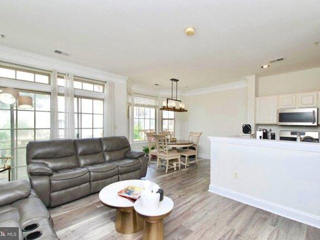 Condo for sale in Sterling