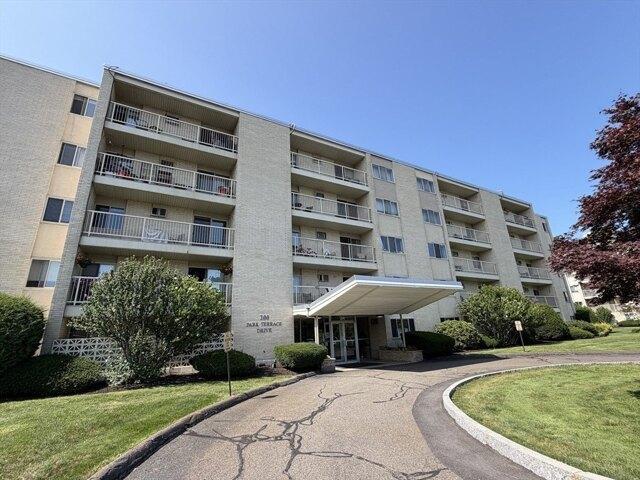 Condo for sale in Stoneham, Massachusetts