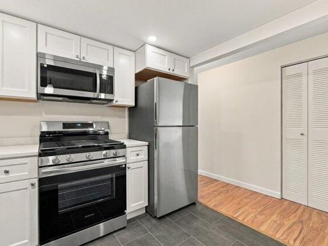 Condo for sale in Four Corners, Stoughton