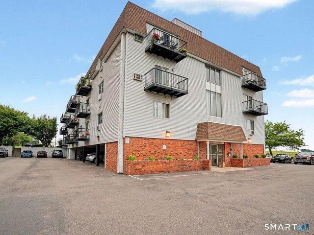Condo for sale in Stratford, Connecticut