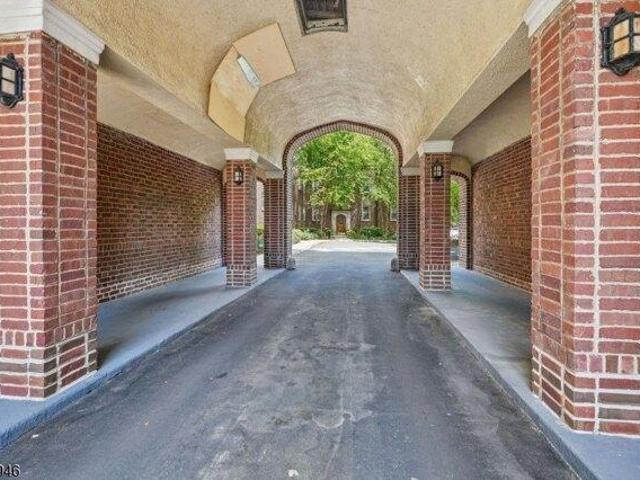 Condo for sale in Summit, New Jersey