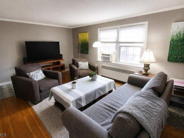 Condo for sale in Summit, New Jersey