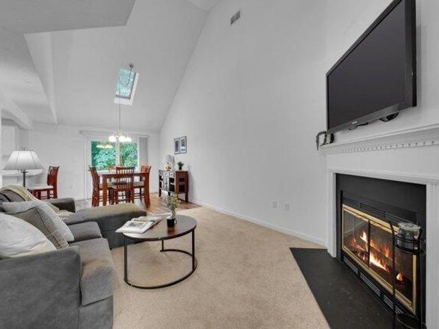 Condo for sale in Wilkinsonville, Sutton