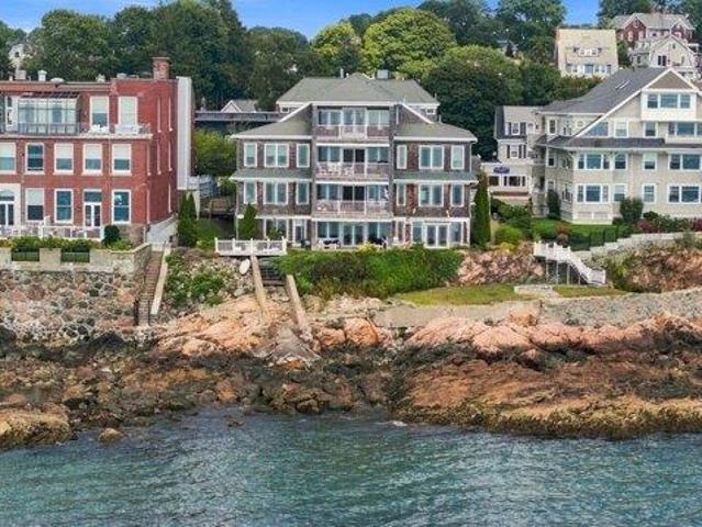 Condo for sale in Swampscott, Essex County