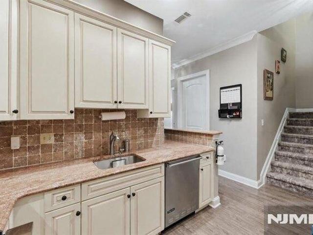 Condo for sale in Tenafly, Bergen County