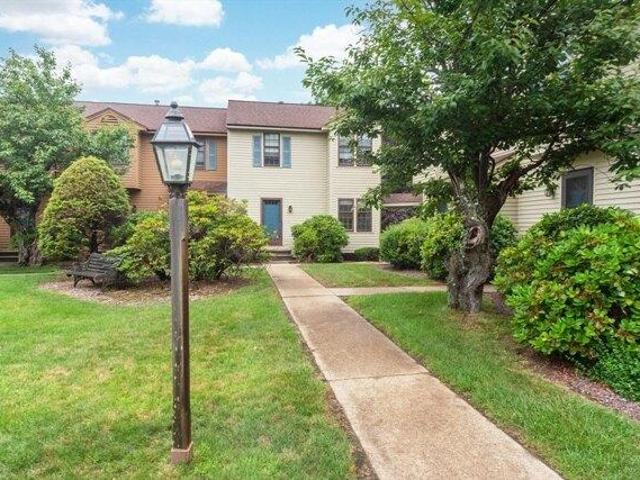 Condo for sale in Tewksbury, Massachusetts
