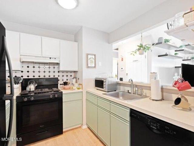 Condo for sale in Monmouth, New Jersey
