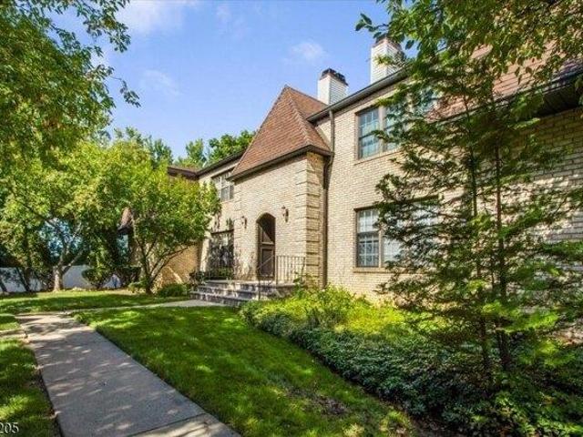 Condo for sale in Passaic, New Jersey