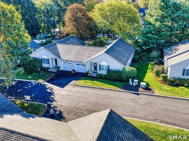 Condo for sale in Long Hill, Trumbull