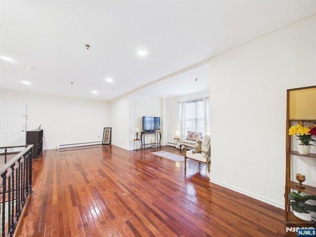 Condo for sale in Hudson, New Jersey