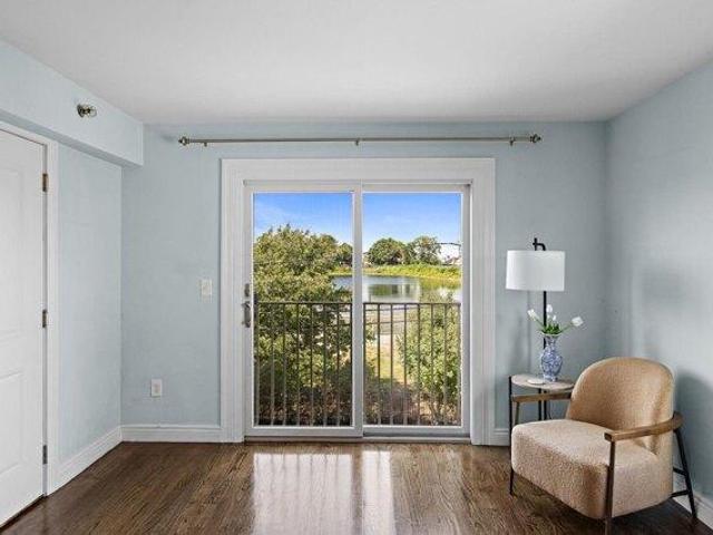 Condo for sale in Hudson, New Jersey