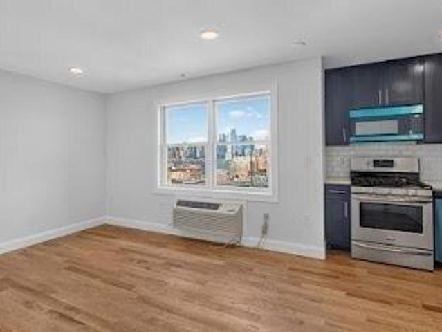 Condo for sale in Hudson, New Jersey
