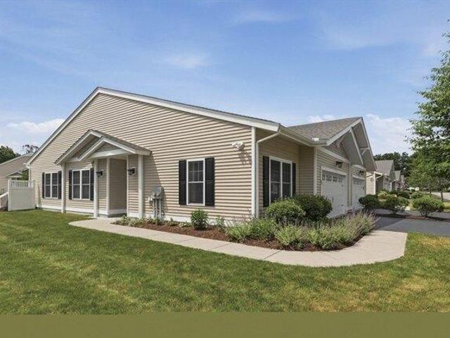 Condo for sale in North Uxbridge, Massachusetts
