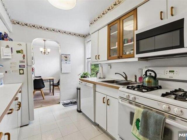 Condo for sale in Verona, Essex County