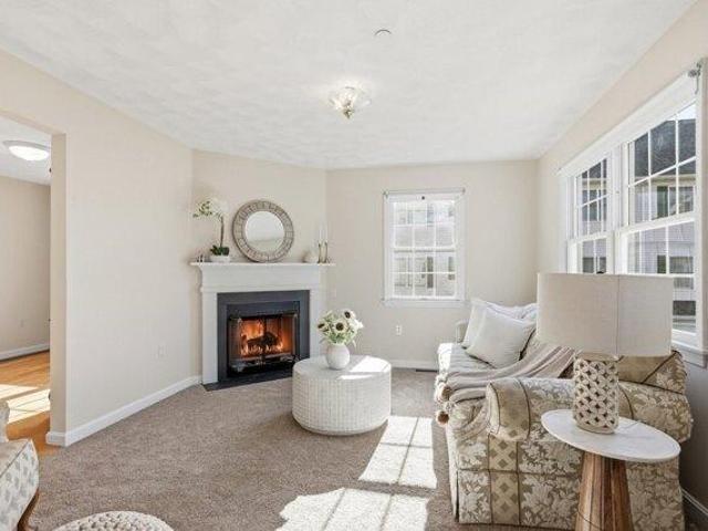 Condo for sale in Wakefield Crossing, Wakefield