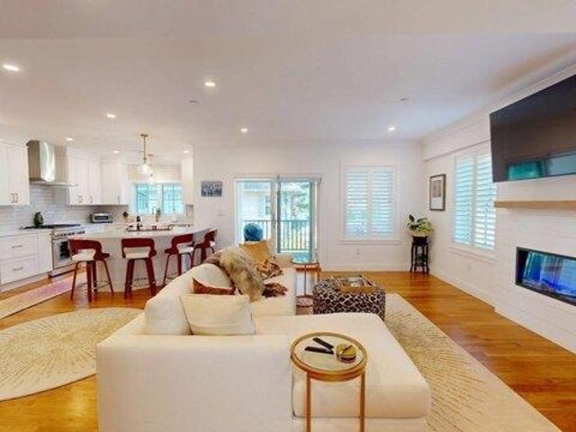 Condo for sale in Wakefield, Middlesex County