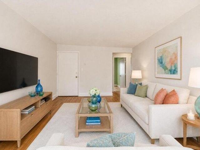 Condo for sale in Wakefield, Middlesex County