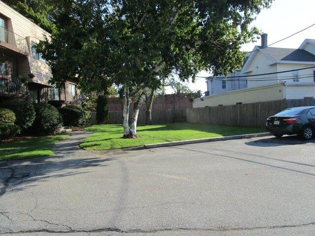 Condo for sale in Yale Avenue Historic District, Wakefield