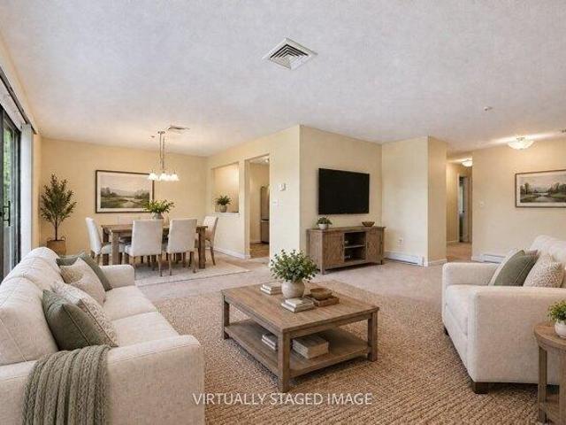 Condo for sale in Royal Crest Country Club Condominium Estates, Walpole