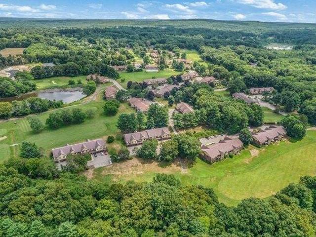 Condo for sale in Royal Crest Country Club Condominium Estates, Walpole