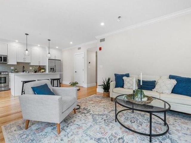 Condo for sale in Waltham, Massachusetts