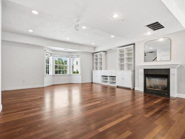 Condo for sale in Longview Place, Waltham