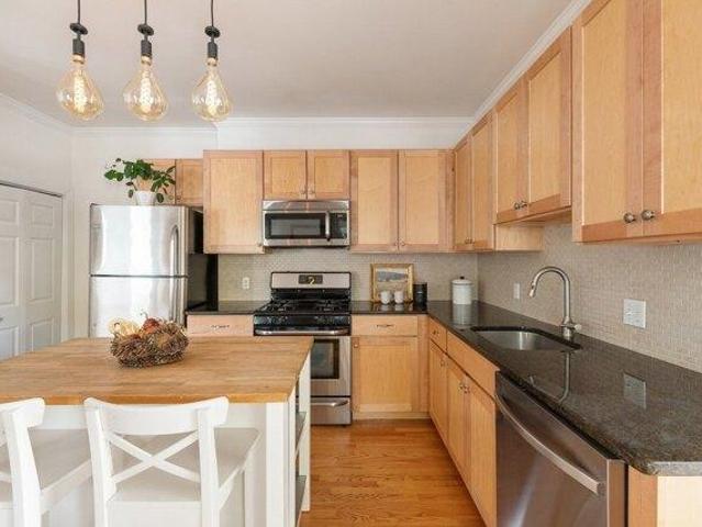 Condo for sale in South Side, Waltham