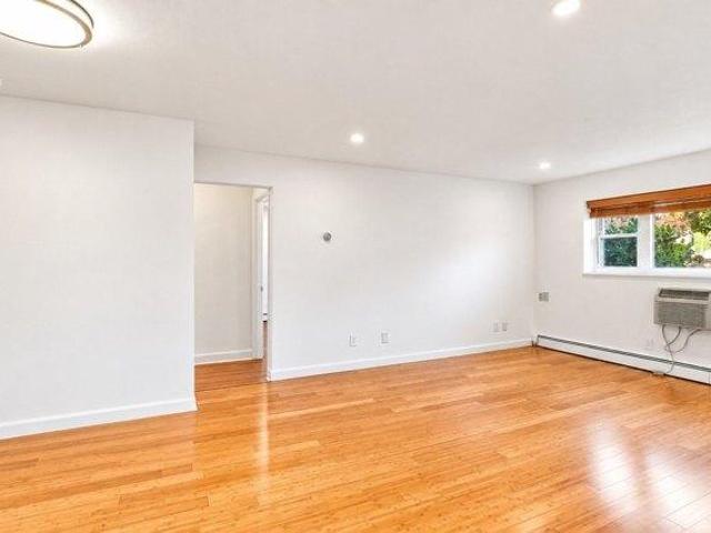 Condo for sale in Waltham, Middlesex County