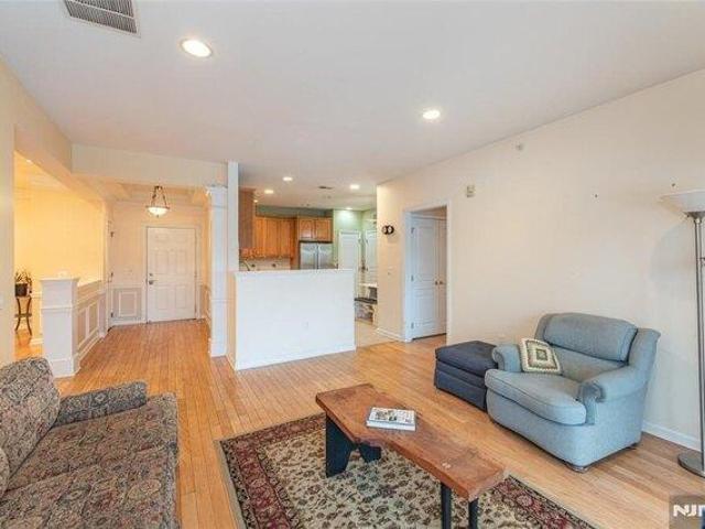 Condo for sale in Passaic, New Jersey