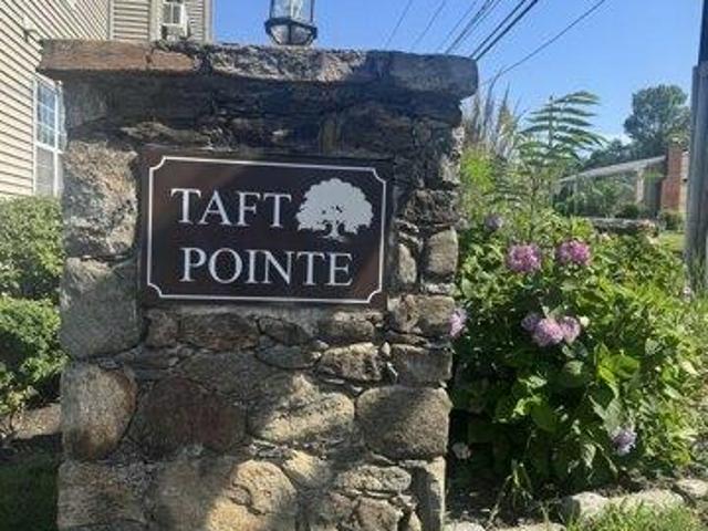 Condo for sale in Waterbury, Connecticut
