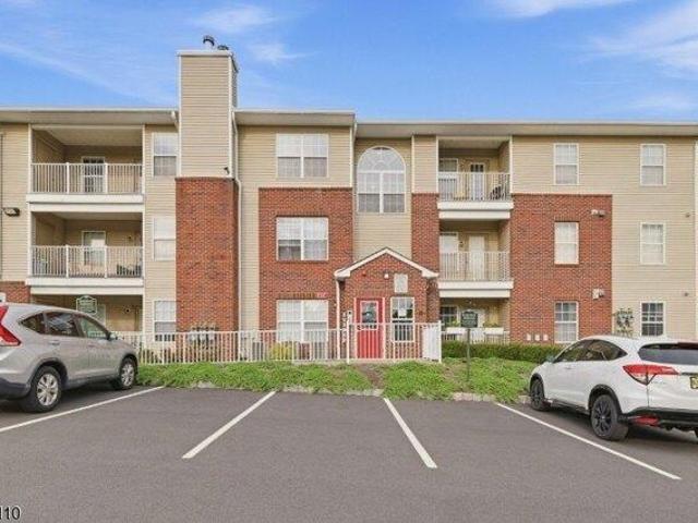 Condo for sale in Wayne, Passaic County