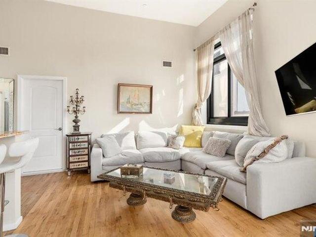 Condo for sale in Hudson, New Jersey